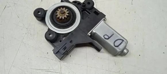 Volvo V70 Front door window regulator motor WR12290 091224