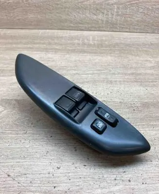Toyota Yaris Electric window control switch 0114F27