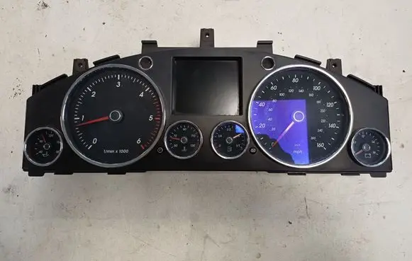 Speedometer (instrument cluster)