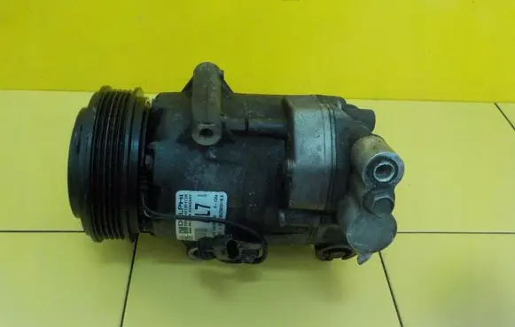 Opel Meriva B Air conditioning (A/C) compressor (pump) 401351739