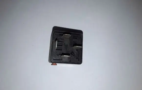 BMW 5 E39 Other relay 1378238