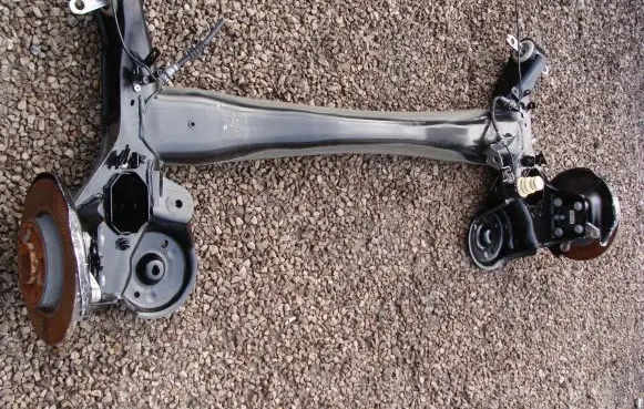 Peugeot 308 Rear axle beam with reductor 
