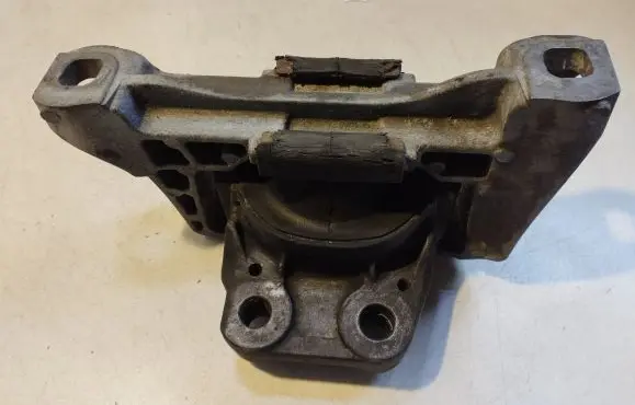 Ford Focus Engine mount bracket 307539 326C84