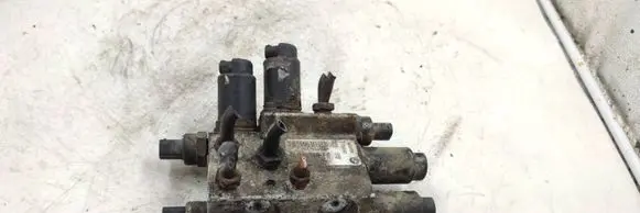 BMW 5 E60 E61 Active stabilizer control/valve assembly 6760840 b4175132772