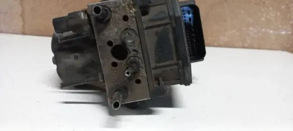 Ford Mondeo Mk III ABS Pump 265950155