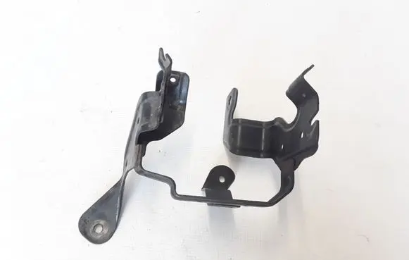 Volvo S60 Power steering pump mounting bracket 