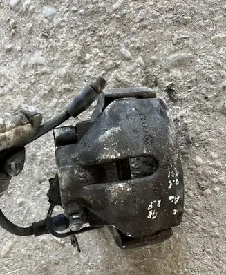 Front brake caliper