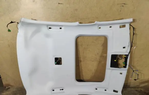 Jaguar XE Headlining 6830357