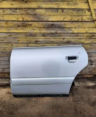 Audi A6 S6 C4 4A Rear door