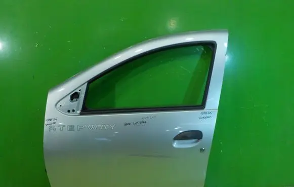 Dacia Sandero II Front door PRZOD 17AB205