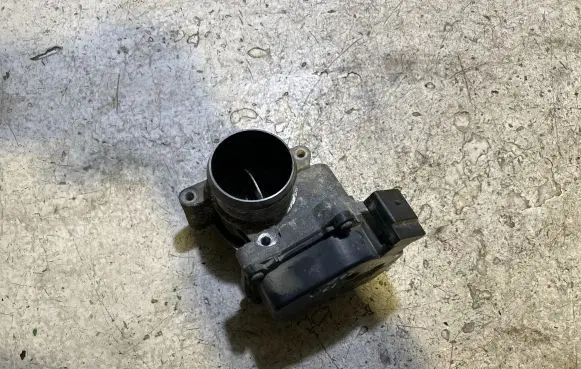 Volkswagen Caddy Throttle valve 03L128063AD 114411572