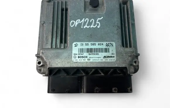 Opel Astra J Engine control unit/module ECU 55585024 0281018769