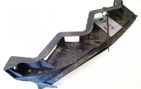 Volkswagen PASSAT B6 Front bumper mounting bracket 3c0807889
