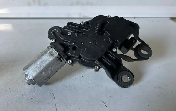Volkswagen Golf V Rear window wiper motor 0390201845 1K9955711A