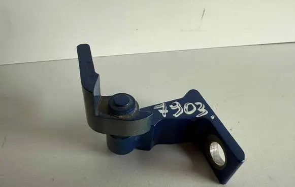 Seat Arona Rear door upper hinge 8X4833403A 8X0831404E