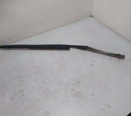 BMW 5 E39 Front wiper blade arm 102087