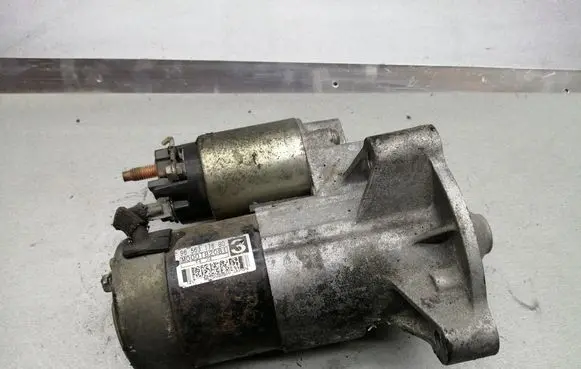 Peugeot 407 Starter motor 9656317680 M000T82081