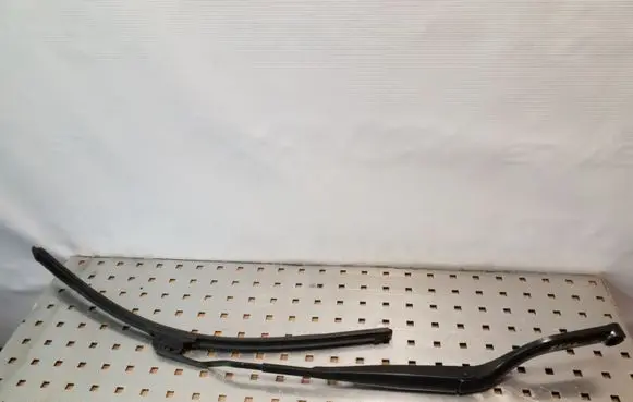 Opel Vectra C Front wiper blade arm 13188255