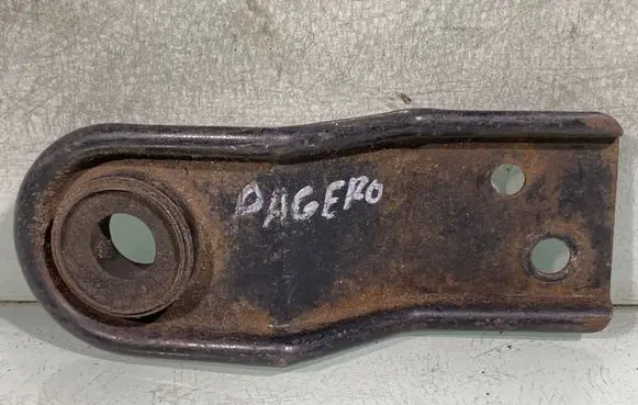 Mitsubishi Pajero Radiator mount bracket