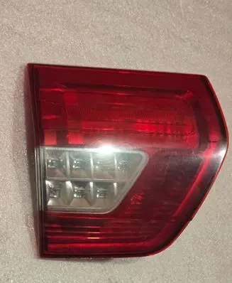 Tailgate rear/tail lights