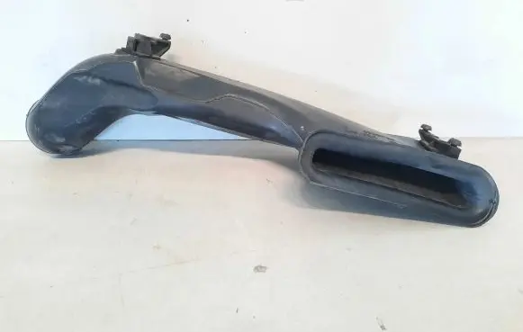 Opel Astra H Intake resonator 55381756
