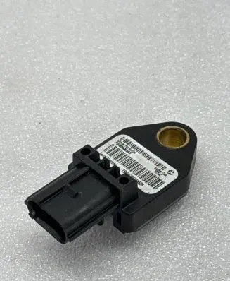 Jeep Cherokee IV KK Airbag deployment crash/impact sensor P04896065AB 39754C TS4QE22584H528