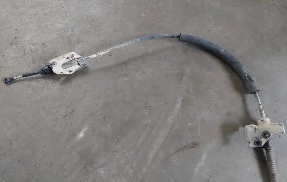 Mitsubishi Pajero Gear shift cable linkage