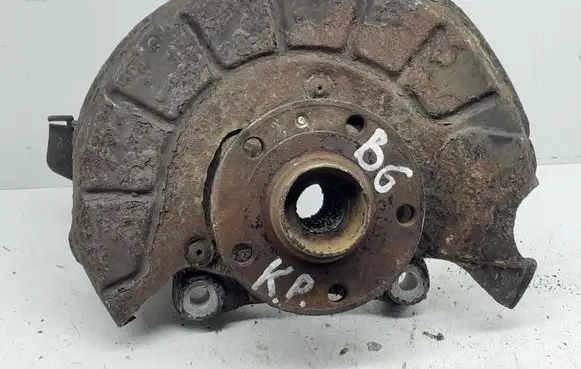 Volkswagen PASSAT B6 Front wheel hub