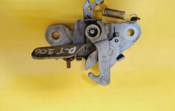 Peugeot 206 Engine bonnet/hood lock/catch 