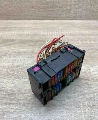 Volkswagen Transporter - Caravelle T5 Fuse module 7H0937617