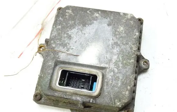 Ford Mondeo Mk III Voltage converter/converter module 1S71-12B655-AA