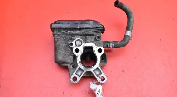 Dodge Pick Up D300 EGR valve 14710-EC00B