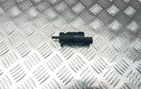 BMW 5 F10 F11 Windscreen/windshield washer pump 693416001