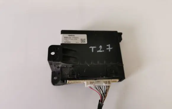 Toyota Avensis T270 Other control units/modules 8865005231