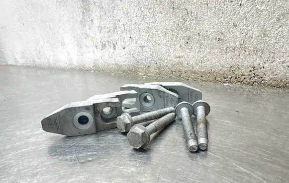 Opel Insignia B Fuel Injector clamp holder 1146178 85152