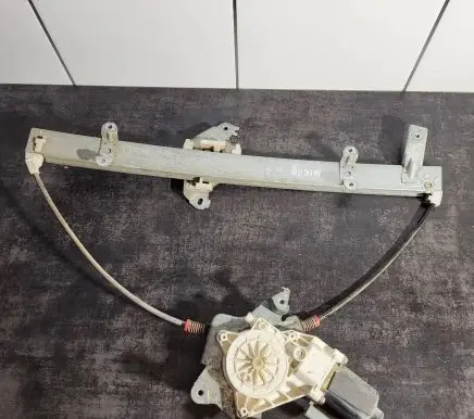 Nissan Micra Front door window regulator motor 0130822202 1520030226