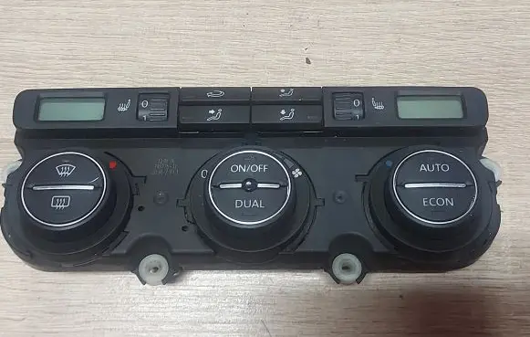 Volkswagen Touran I Climate control unit
