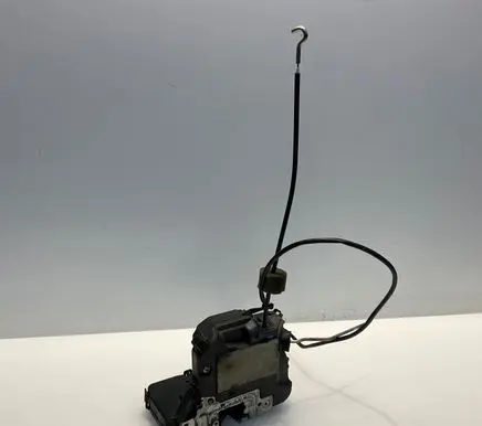 Mercedes-Benz E W211 Front door lock 2117200635 A2117200635