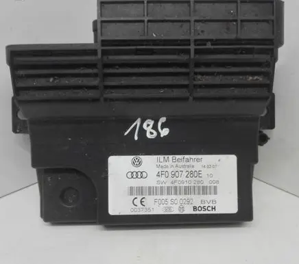 Audi Q7 4L Power management control unit 4F0907280E 4F0910280