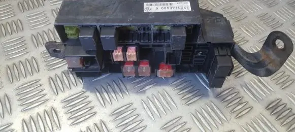 Subaru Legacy Fuse box set 82231AE000 990223