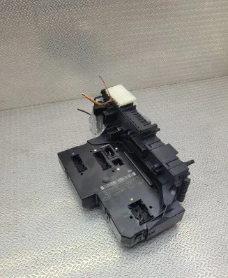Mercedes-Benz E A207 Fuse module 2129060905