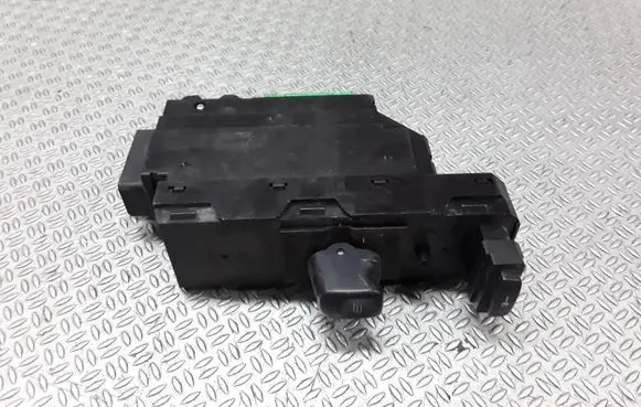Volvo S60 Electric window control switch