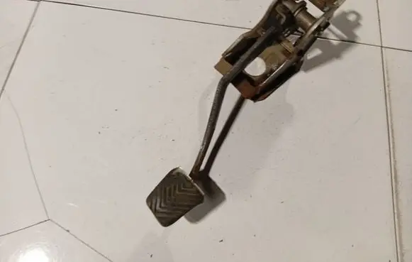 Hyundai i30 Clutch pedal 