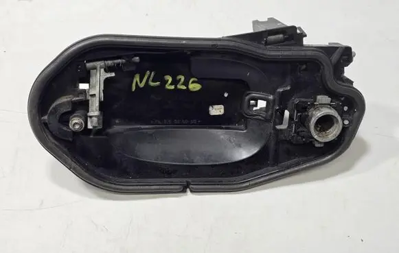 BMW 5 E60 E61 Front door exterior handle/bracket 7034451