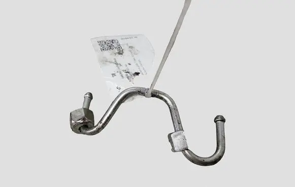 Nissan X-Trail T31 Fuel injector supply line/pipe