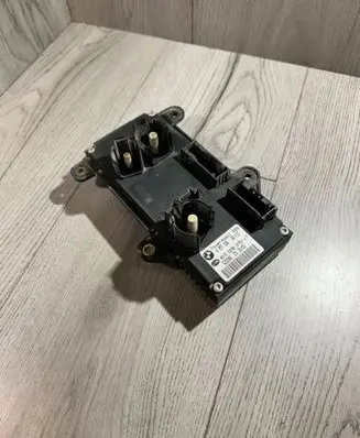 BMW 7 E65 E66 Power management control unit 6957026 520098 8ES00827017