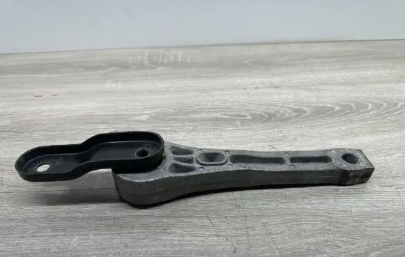 Volkswagen PASSAT CC Engine mount bracket 3C0199855