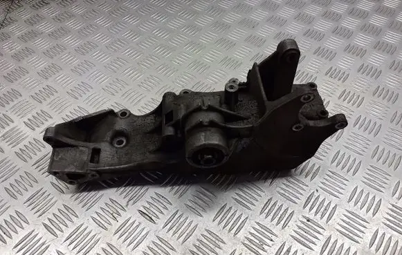 Volkswagen PASSAT B5.5 Generator/alternator bracket 06B903143N