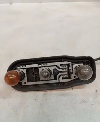 BMW 5 E39 Tail light bulb cover holder 399382