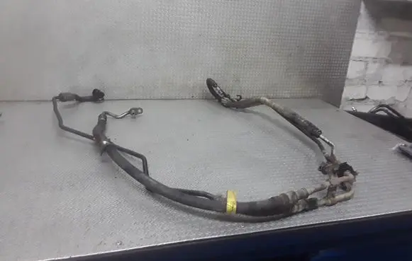 Power steering hose/pipe/line